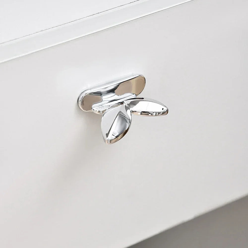 Toilet lid Lifting device