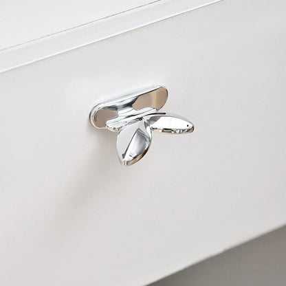 Toilet lid Lifting device